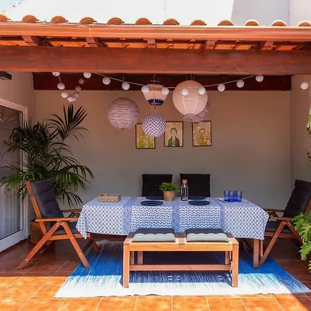 Apartment Luxurious Downtown House With Terrace *